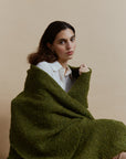 Alpaka Tagesdecke Boucle in Grün von Manuela Bedford