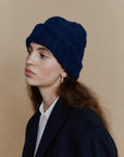 Blaue Alpaka Beanie aus Wollmix Detailansicht